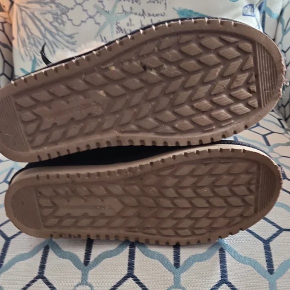 Koolaburra Black Women's Boots - Picture 4 of 5